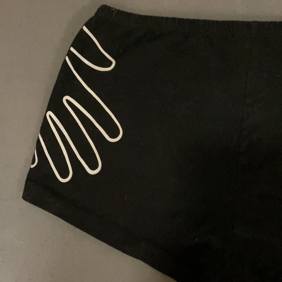 NWOT Black “Hug Me” briefs with a half handprint on each back cheek. Hehe.😂 - Picture 6 of 10